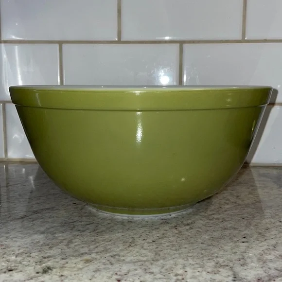 Pyrex Kitchen Vintage Pyrex Bowl Avocado Green Poshmark - Main Image
